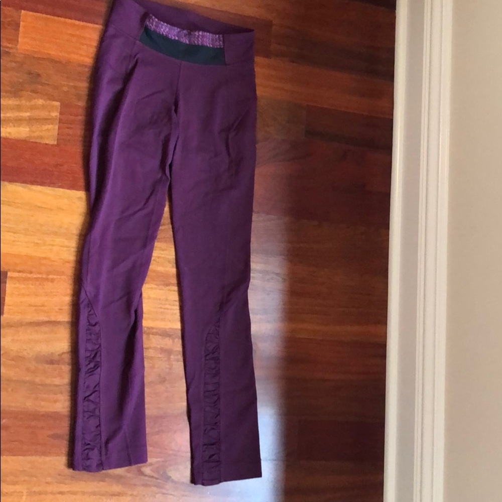 Lululemon burgundy crop leggings